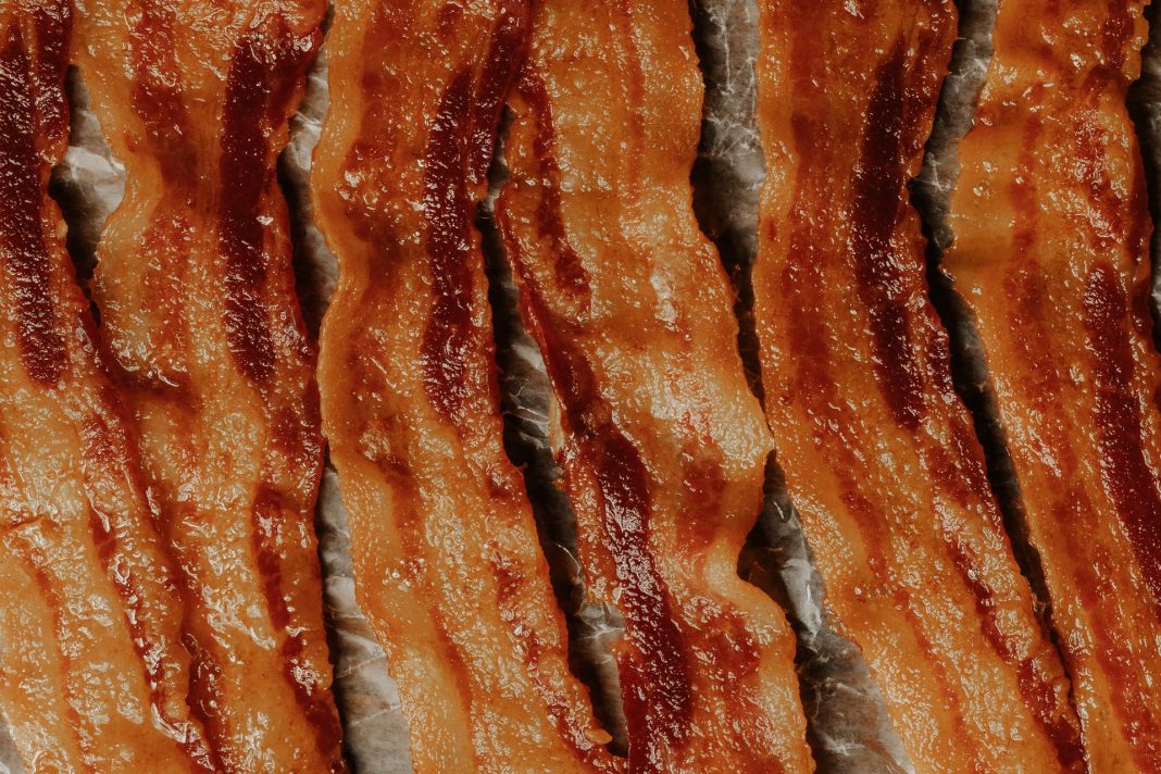 Peuton manger du bacon cru ? Web Hebdo