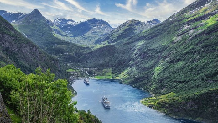 Explorez la beauté de la Polynésie en croisière !